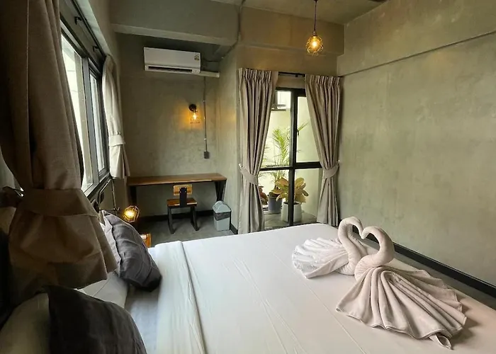 Mad Monkey (adults Only) * Bangkok